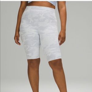 Lululemon biker shorts wunder under